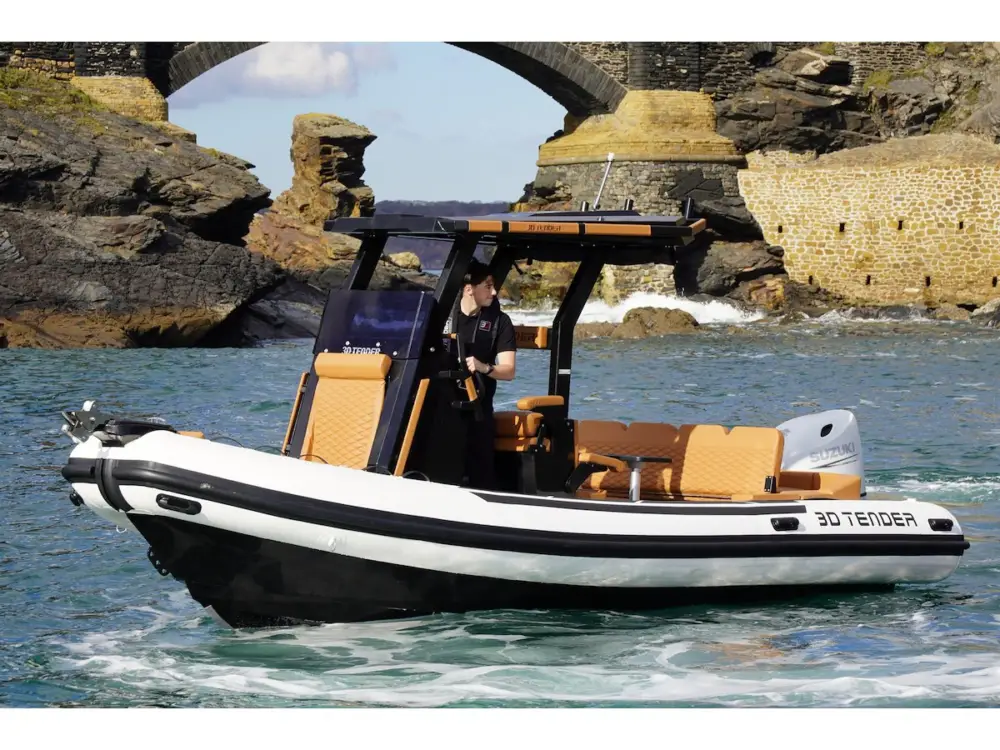 Consegna Rapida 3D TENDER ODYSSEY 635 PVC BLACK