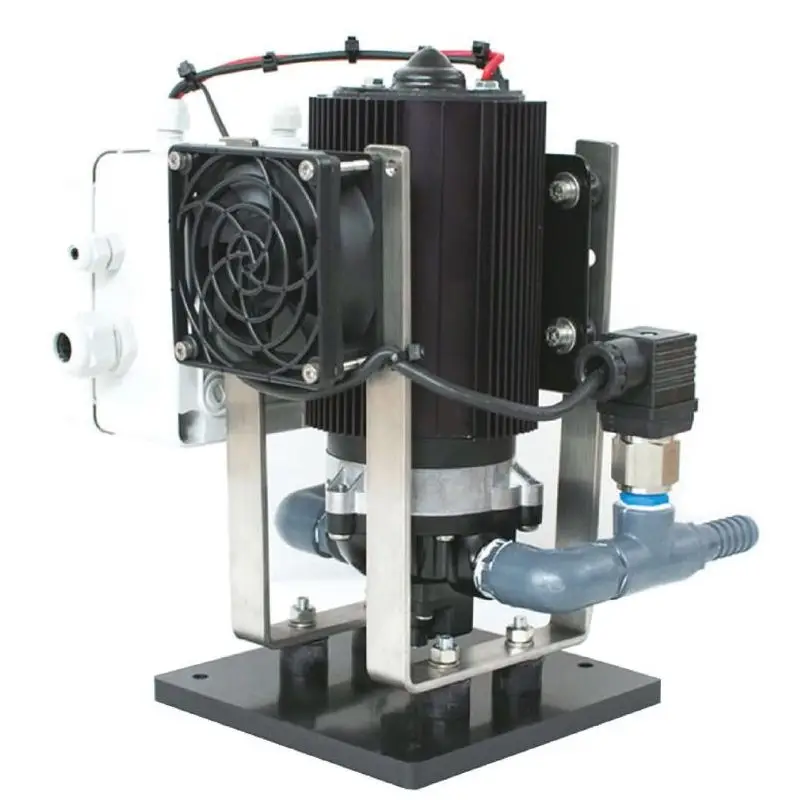 Dissalatore Schenker ZEN 30/12V con pannello Minitouch, compatto e silenzioso, installazione verticale e orizzontale, include pompa, filtri e tubo per acqua dolce. Scelto Dai Clienti