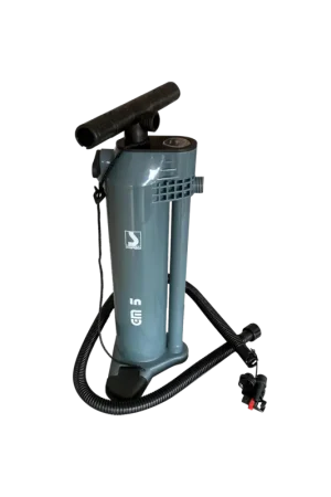 Acquista Ora Gonfiatore GM5 a mano a doppio flusso con manometro, tubo flessibile da 1,25 m e adattatori, base pieghevole e maniglia smontabile per uso nautico.