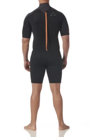 Compra Oggi Stesso MUTA SHORTY BLACK UOMO TG.S - Neoprene 3/2 mm, tecnologia a cucitura piatta, chiusura YKK®, design ergonomico, superelastico sotto le braccia, rinforzi resistenti all’abrasione.