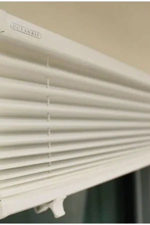 Non Perdere Tenda Plissettata Oceanair Skysol Motion 680 x 750 mm - Sistema Auto Retrattile per Oblò e Passi d'Uomo, Design Elegante e Installazione Rapida, Resistente UV, Opzioni su Misura Disponibili
