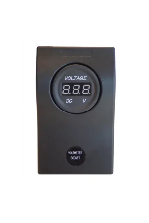 Prezzo Scontato Voltmetro digitale a pannello, 3 cifre, magnetotermico integrato, 12/24V